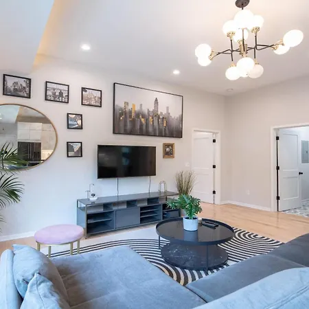 West Midtown 2 2 - Top Floor Private Parking